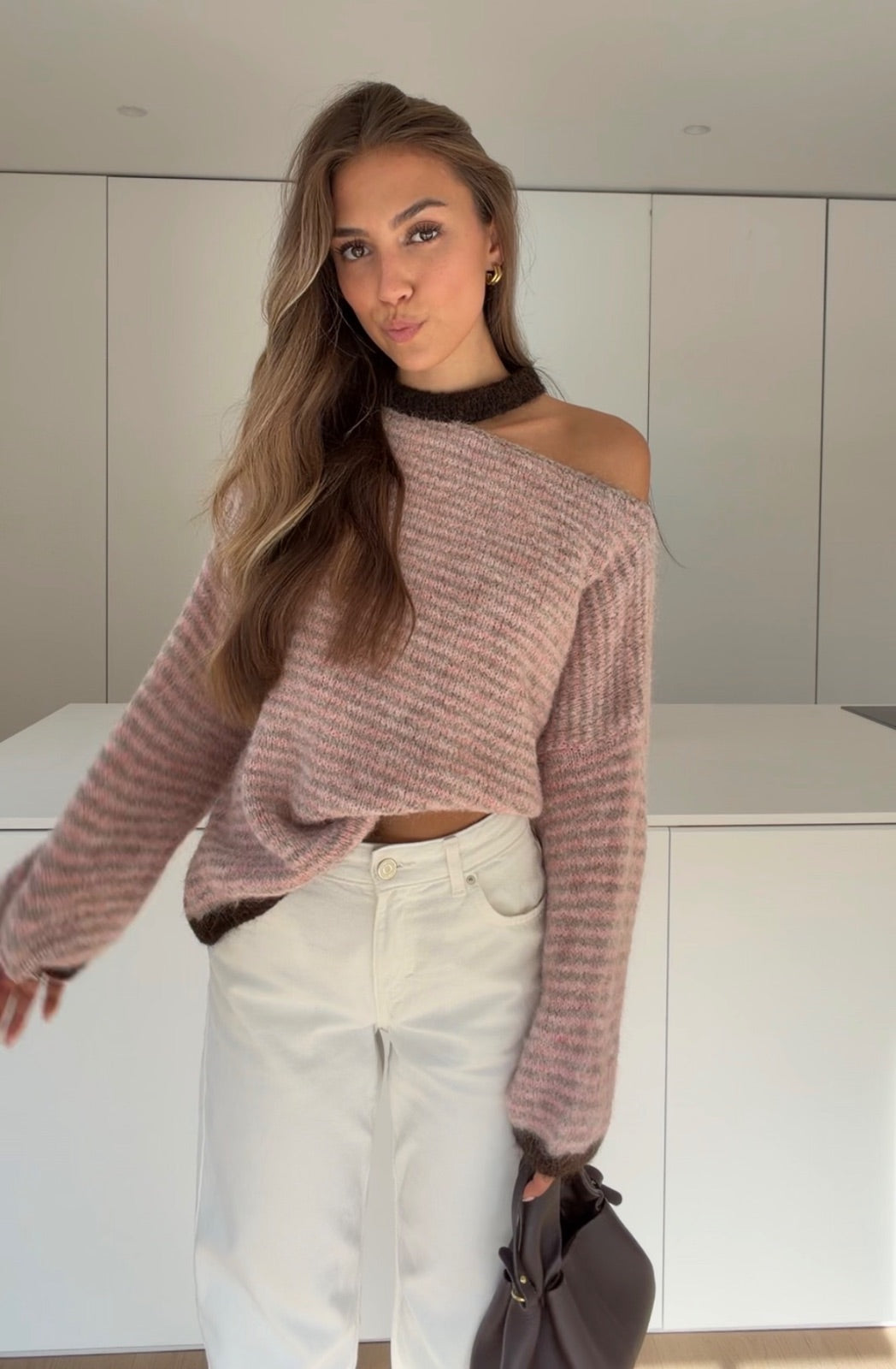 STRIPED CUTOUT SWEATER PINK – Rosa | avenuegirls.de Damenmode
