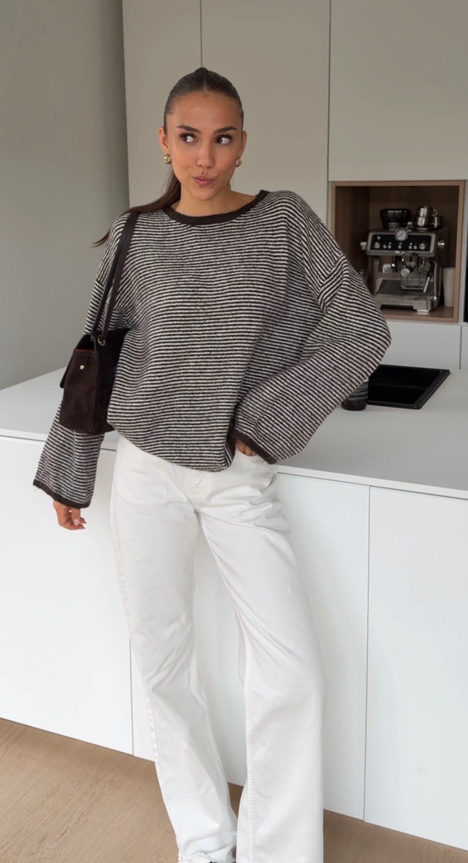 SOFT SMALL STRIPED PULLOVER BROWN-WHITE – Braun-Weiß | avenuegirls.de Damenmode