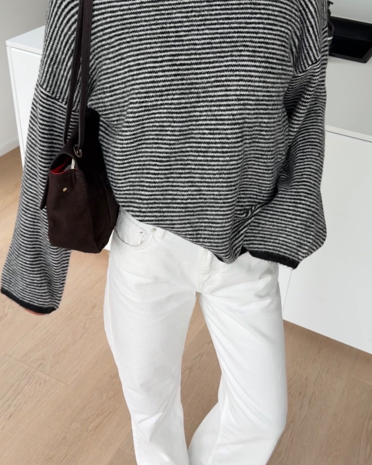 SOFT SMALL STRIPED PULLOVER BLACK-WHITE – Schwarz-Weiß | avenuegirls.de Damenmode