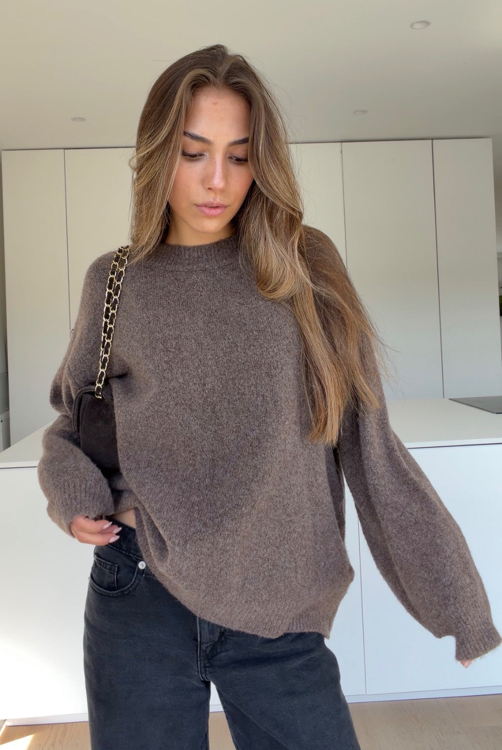 CREWNECK PULLOVER BROWN – Braun | avenuegirls.de Damenmode