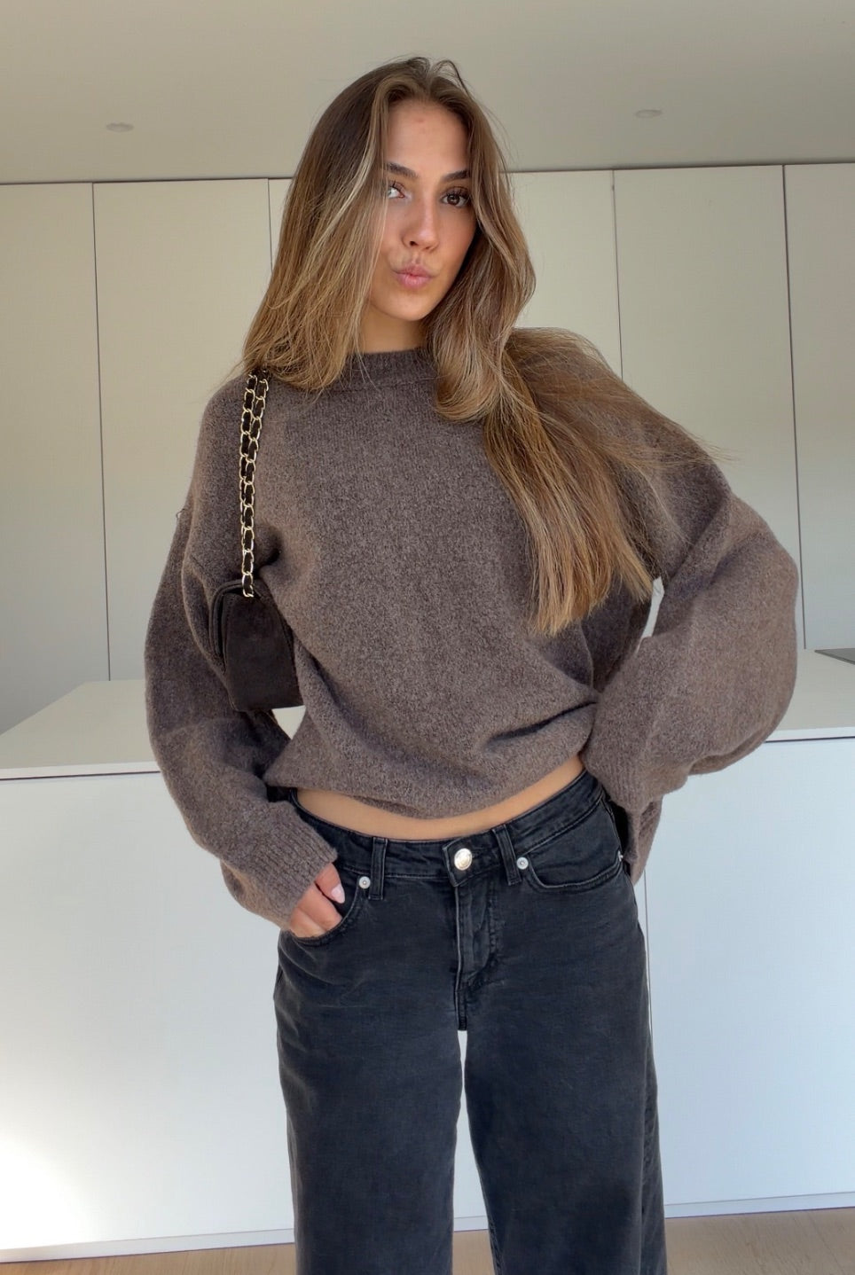 CREWNECK PULLOVER BROWN – Braun | avenuegirls.de Damenmode