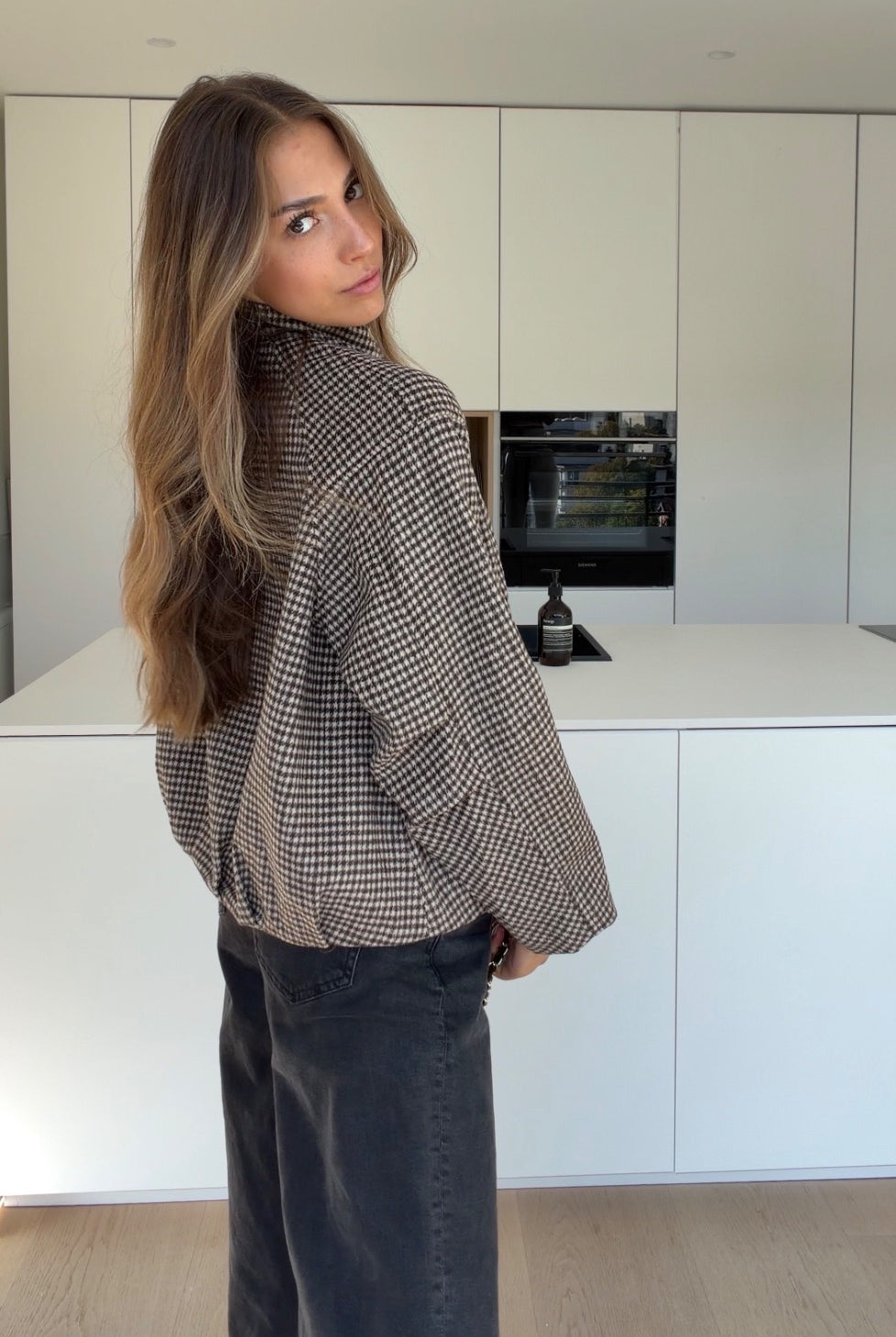 KARO ZIP JACKET BROWN – Braun | avenuegirls.de Damenmode