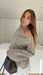 STRIPED CUTOUT SWEATER TAUPE – Taupe | avenuegirls.de Damenmode