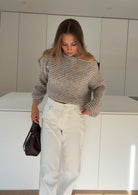 STRIPED CUTOUT SWEATER TAUPE – Taupe | avenuegirls.de Damenmode