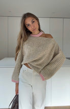 STRIPED CUTOUT SWEATER BEIGE-PINK – Beige-Rosa | avenuegirls.de Damenmode