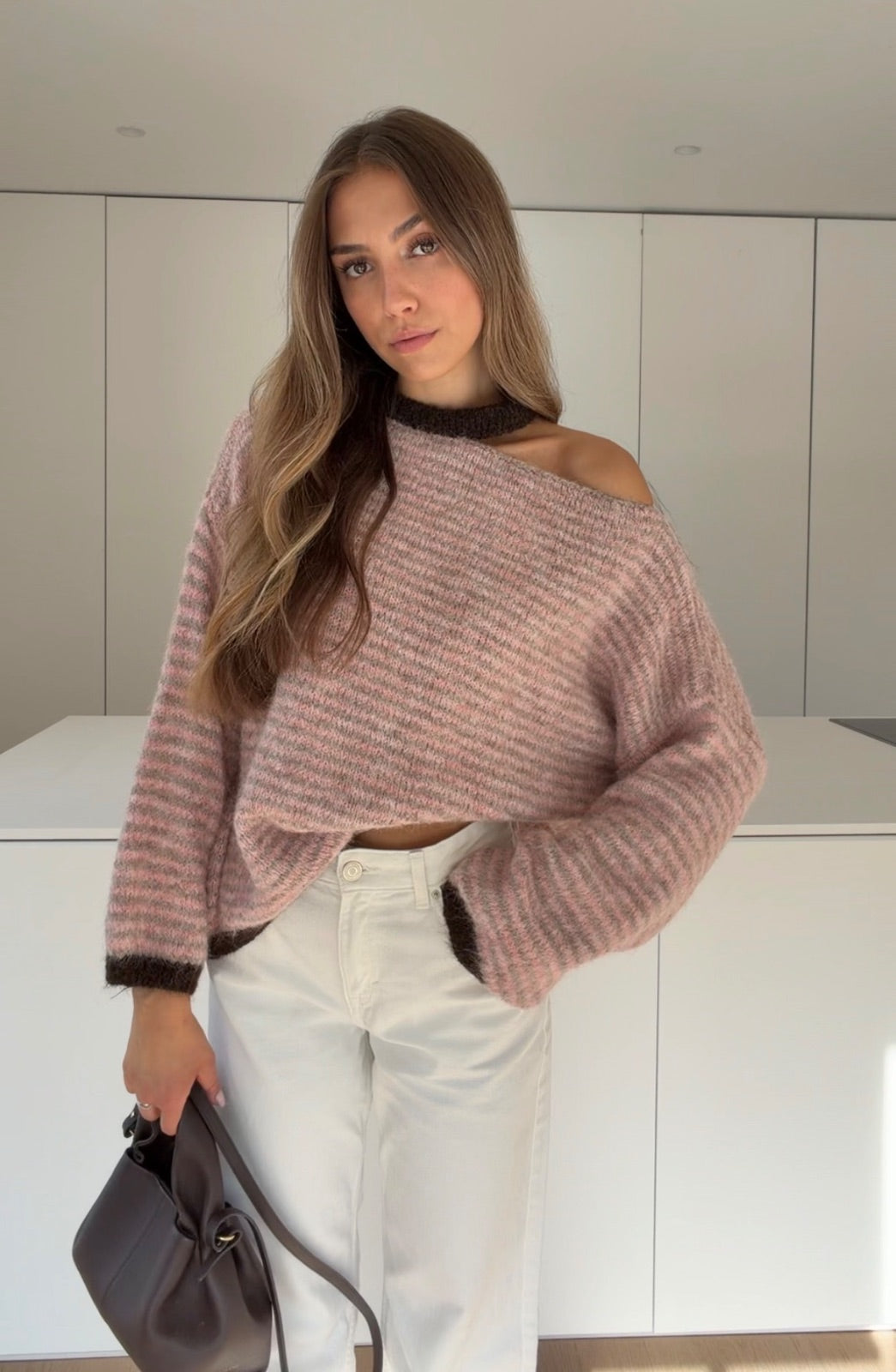 STRIPED CUTOUT SWEATER PINK – Rosa | avenuegirls.de Damenmode