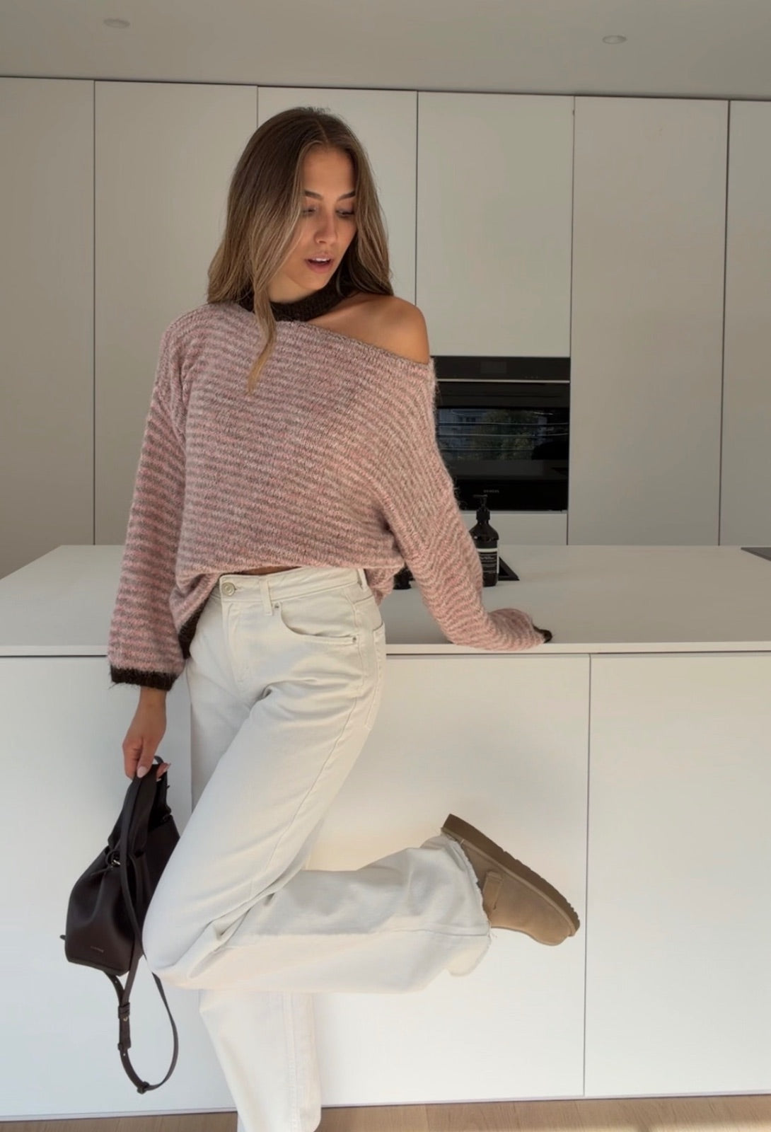 STRIPED CUTOUT SWEATER PINK – Rosa | avenuegirls.de Damenmode