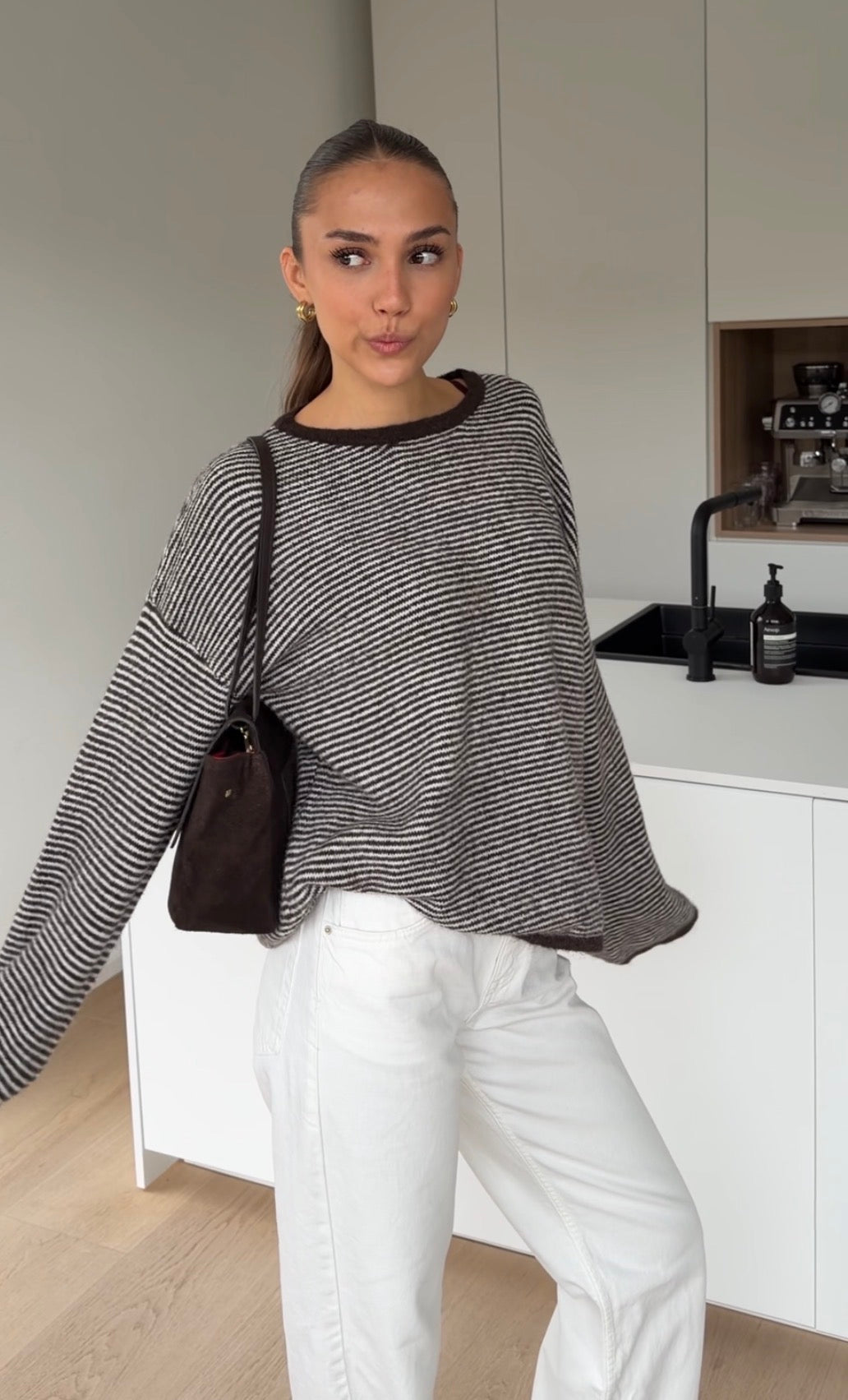 SOFT SMALL STRIPED PULLOVER BROWN-WHITE – Braun-Weiß | avenuegirls.de Damenmode