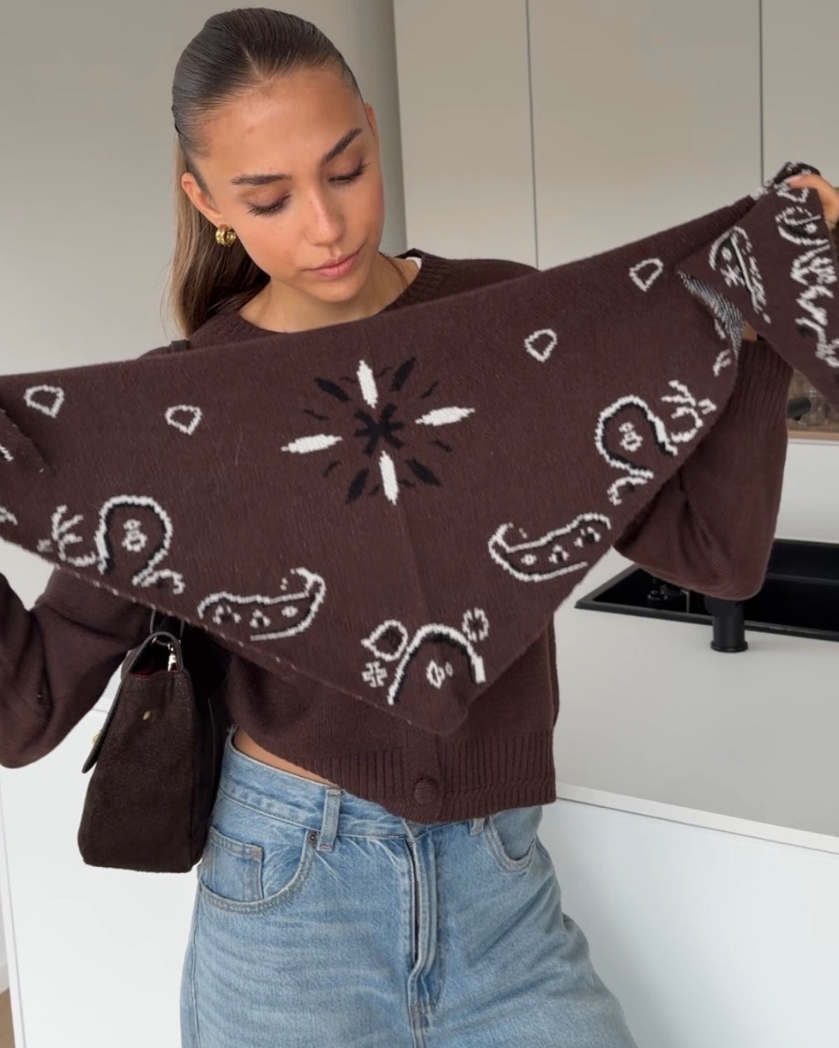 CARDIGAN MIT PAISLEY SCARF BROWN – Braun | avenuegirls.de Damenmode
