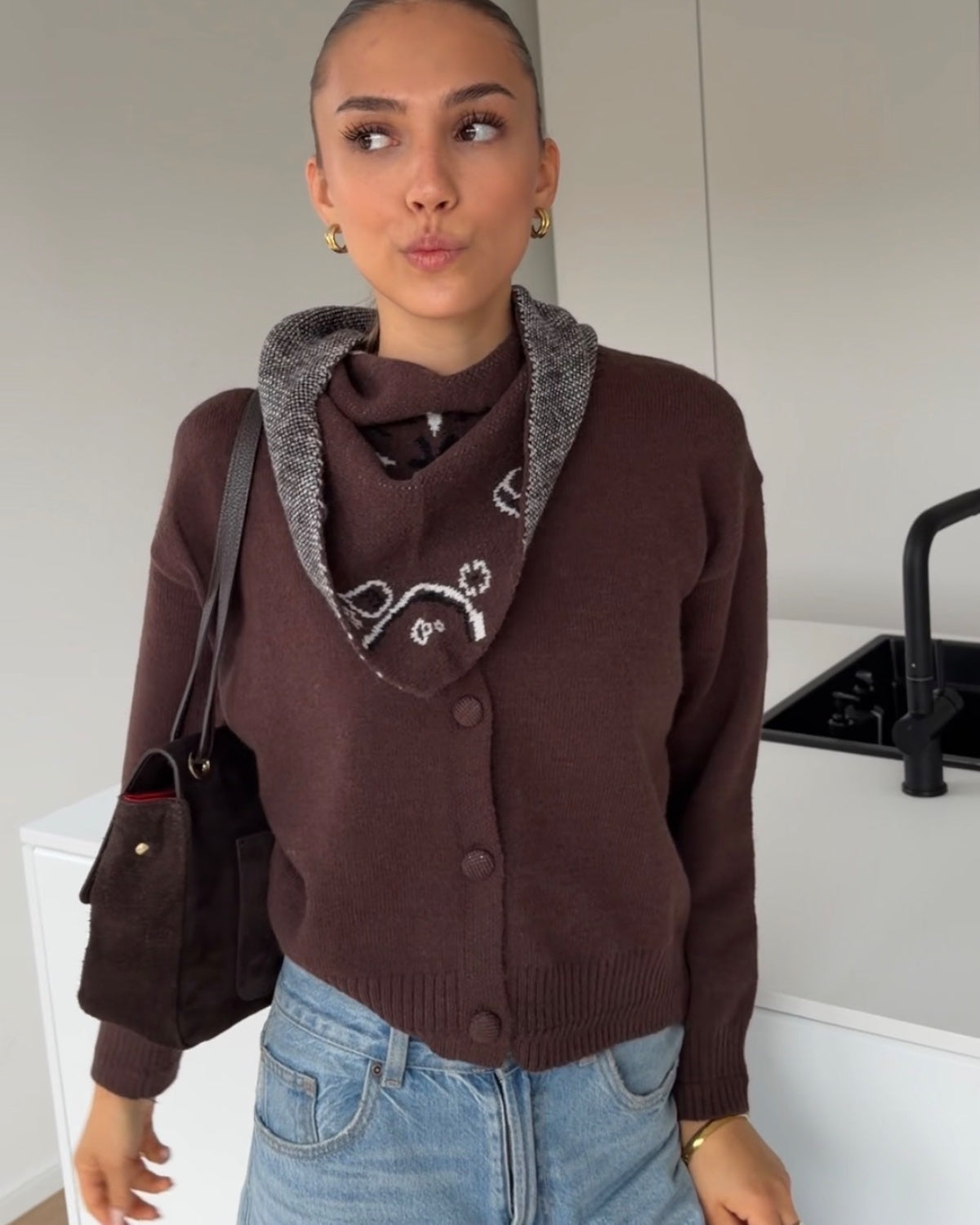 CARDIGAN MIT PAISLEY SCARF BROWN – Braun | avenuegirls.de Damenmode