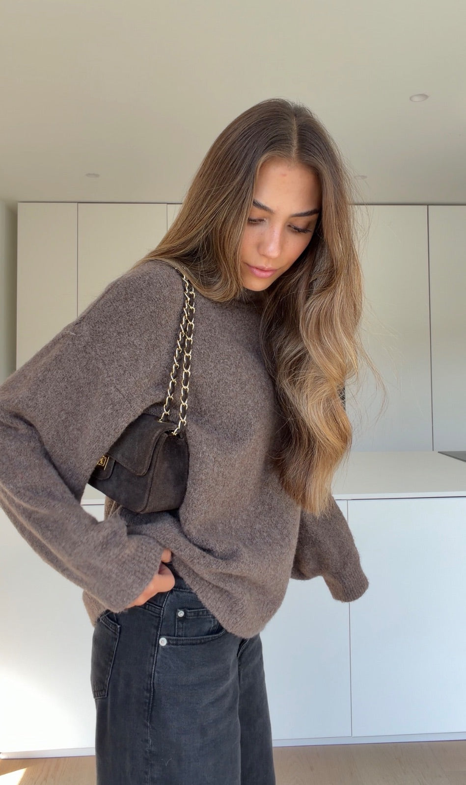 CREWNECK PULLOVER BROWN – Braun | avenuegirls.de Damenmode