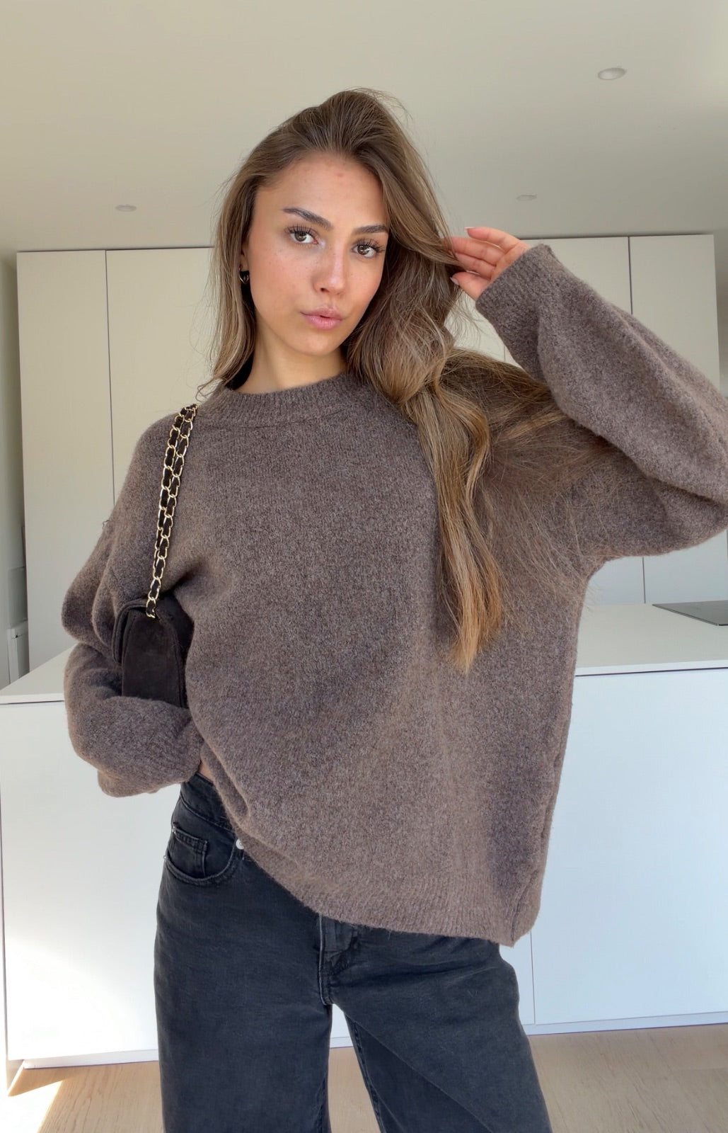CREWNECK PULLOVER BROWN – Braun | avenuegirls.de Damenmode