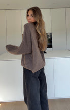CREWNECK PULLOVER BROWN – Braun | avenuegirls.de Damenmode