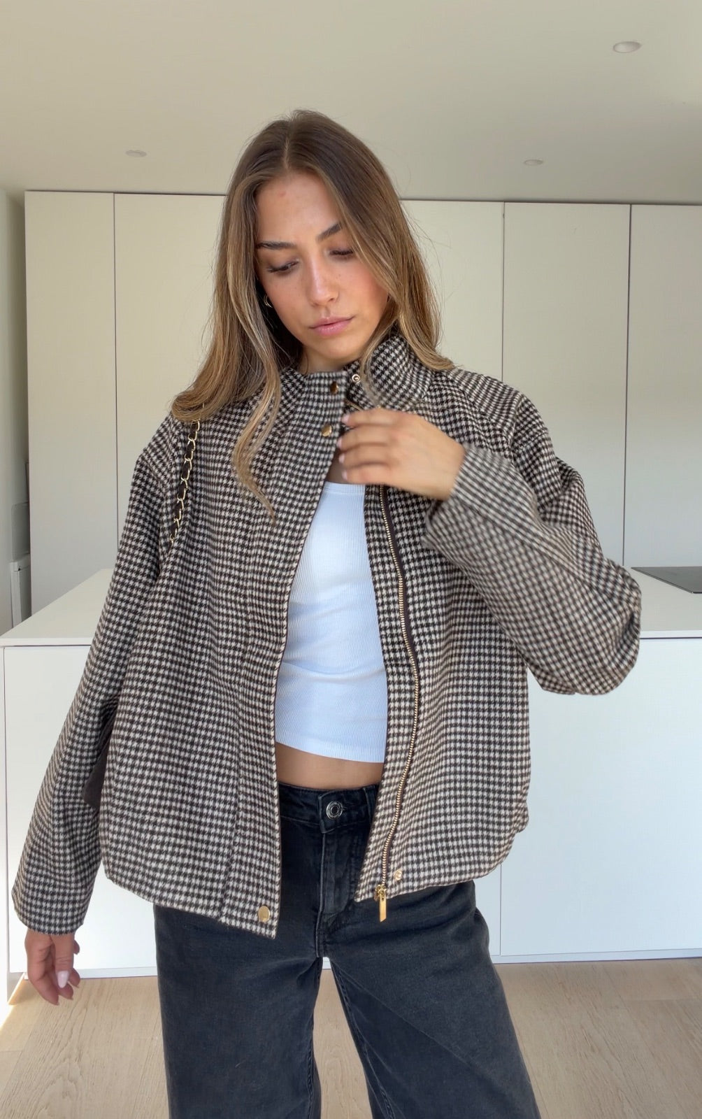 KARO ZIP JACKET BROWN – Braun | avenuegirls.de Damenmode