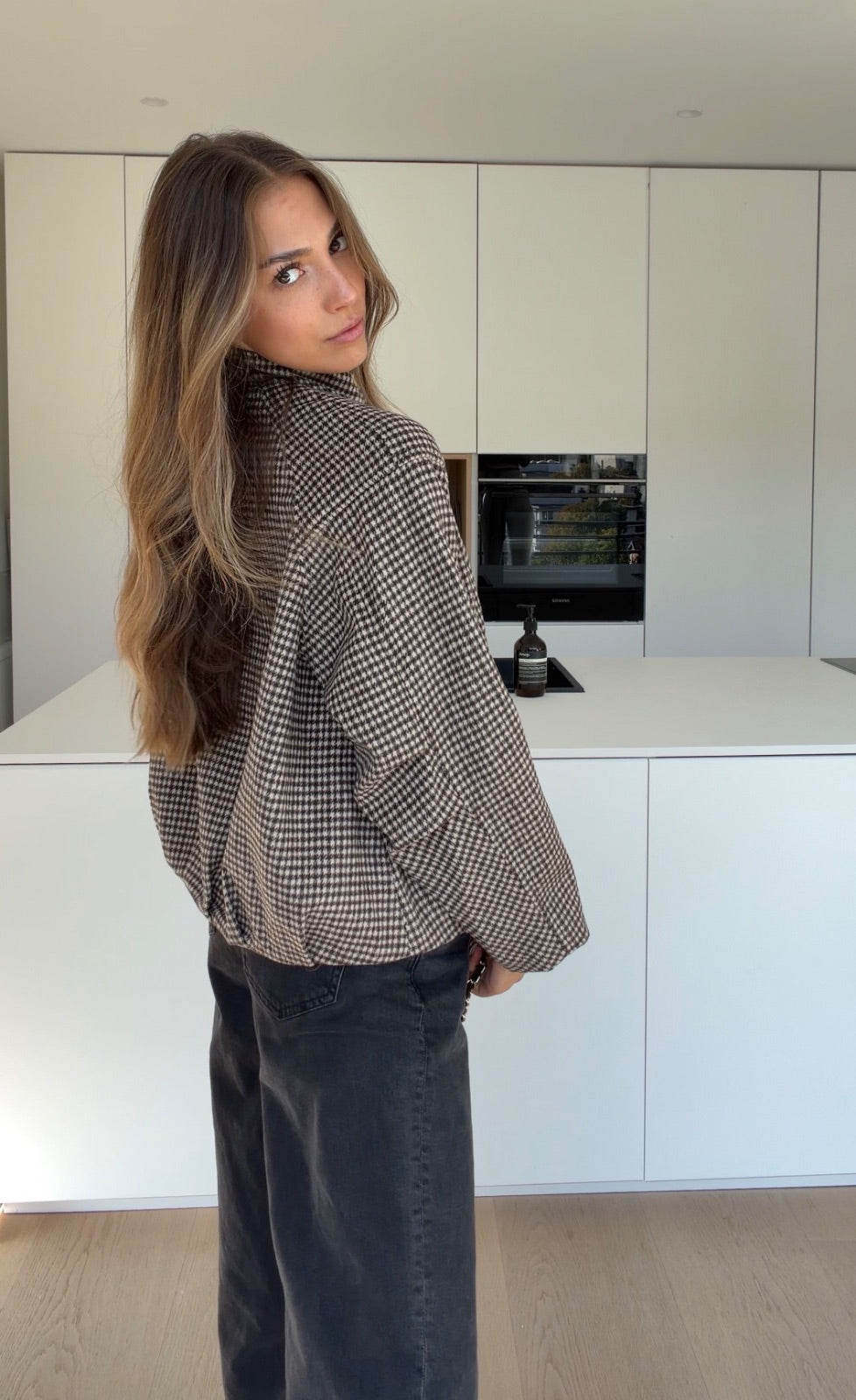 KARO ZIP JACKET BROWN – Braun | avenuegirls.de Damenmode