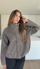 KARO ZIP JACKET BROWN – Braun | avenuegirls.de Damenmode